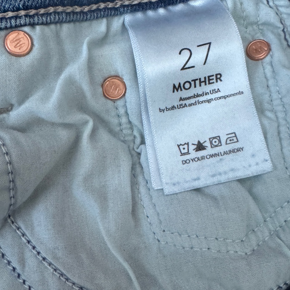 Mother Denim: Weekender Fray in "A Groovy Kind of Love" Wash - Picture 7 of 8